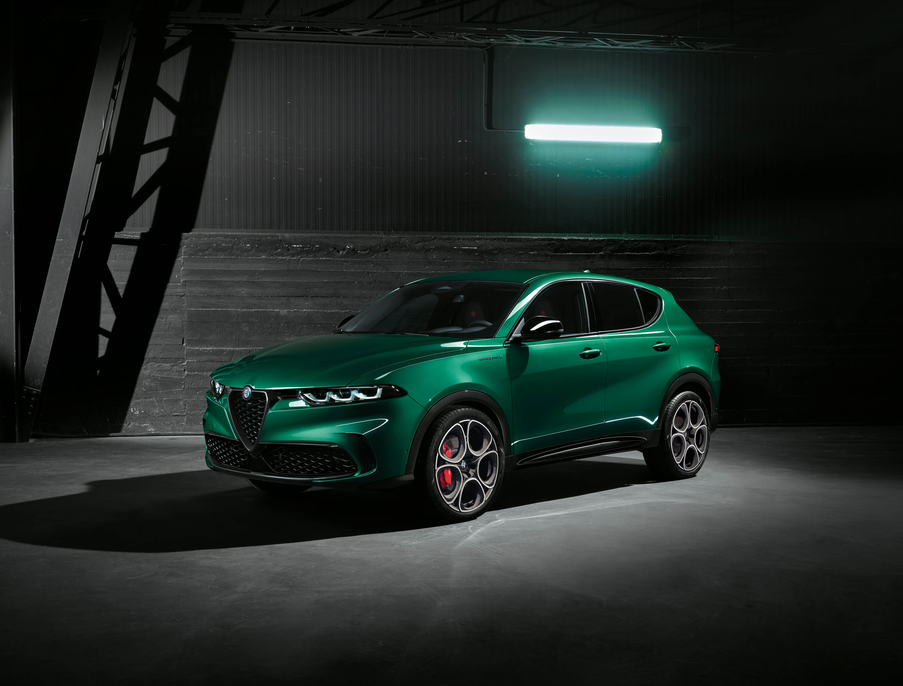 アルファ ロメオ初、ハイブリッドシステムを採用した 新型SUV「Alfa Romeo Tonale（トナーレ）」を発売 | Stellantis  ジャパン株式会社